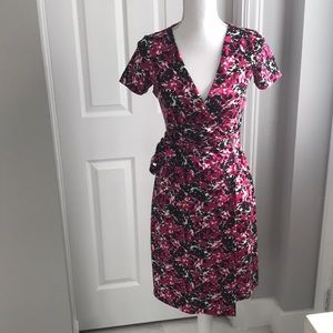 Diane Von Furstenberg short sleeve wrap dress